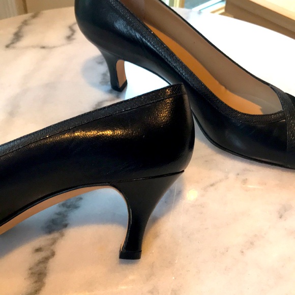 Classic Style!, in excellent condition. Leather with a Swade accent in front. - Picture 4 of 6